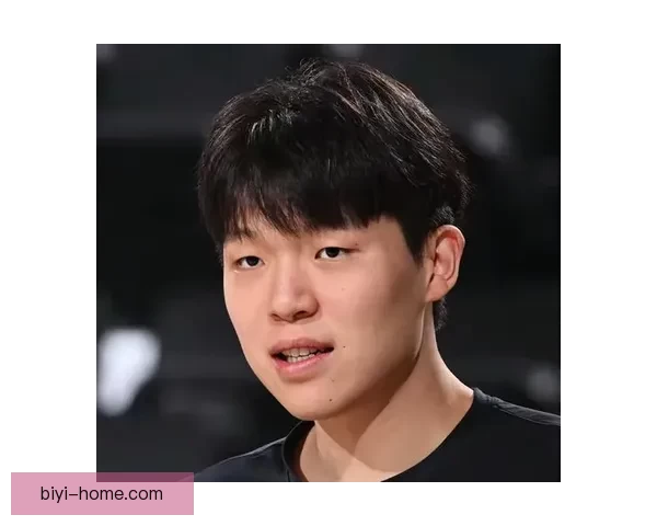 斯普利特称赞杨瀚森尽管上场时间减少仍展现出成长与进步