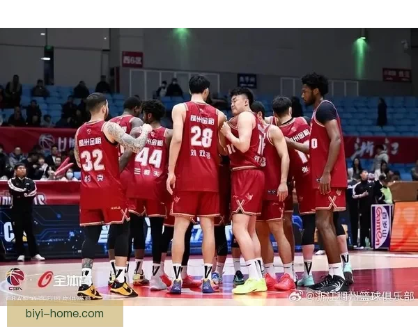 李弘权带领上海豪取十五连胜史密斯绝杀助深圳九连胜